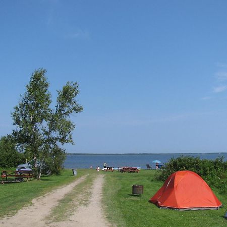 Complexe D'Hebergement La Maison Touristique Dugas Caraquet Exteriér fotografie