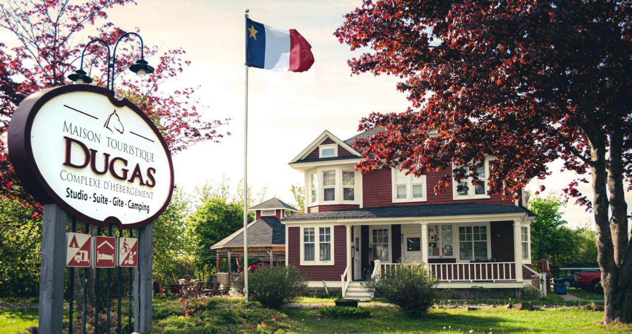 Complexe D'Hebergement La Maison Touristique Dugas Caraquet Exteriér fotografie