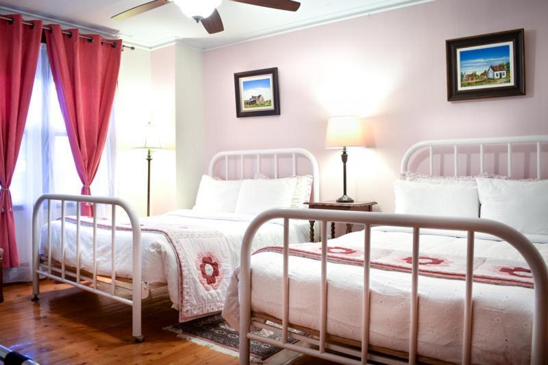 Complexe D'Hebergement La Maison Touristique Dugas Caraquet Exteriér fotografie