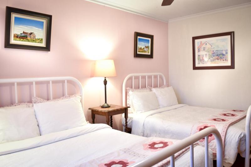 Complexe D'Hebergement La Maison Touristique Dugas Caraquet Exteriér fotografie