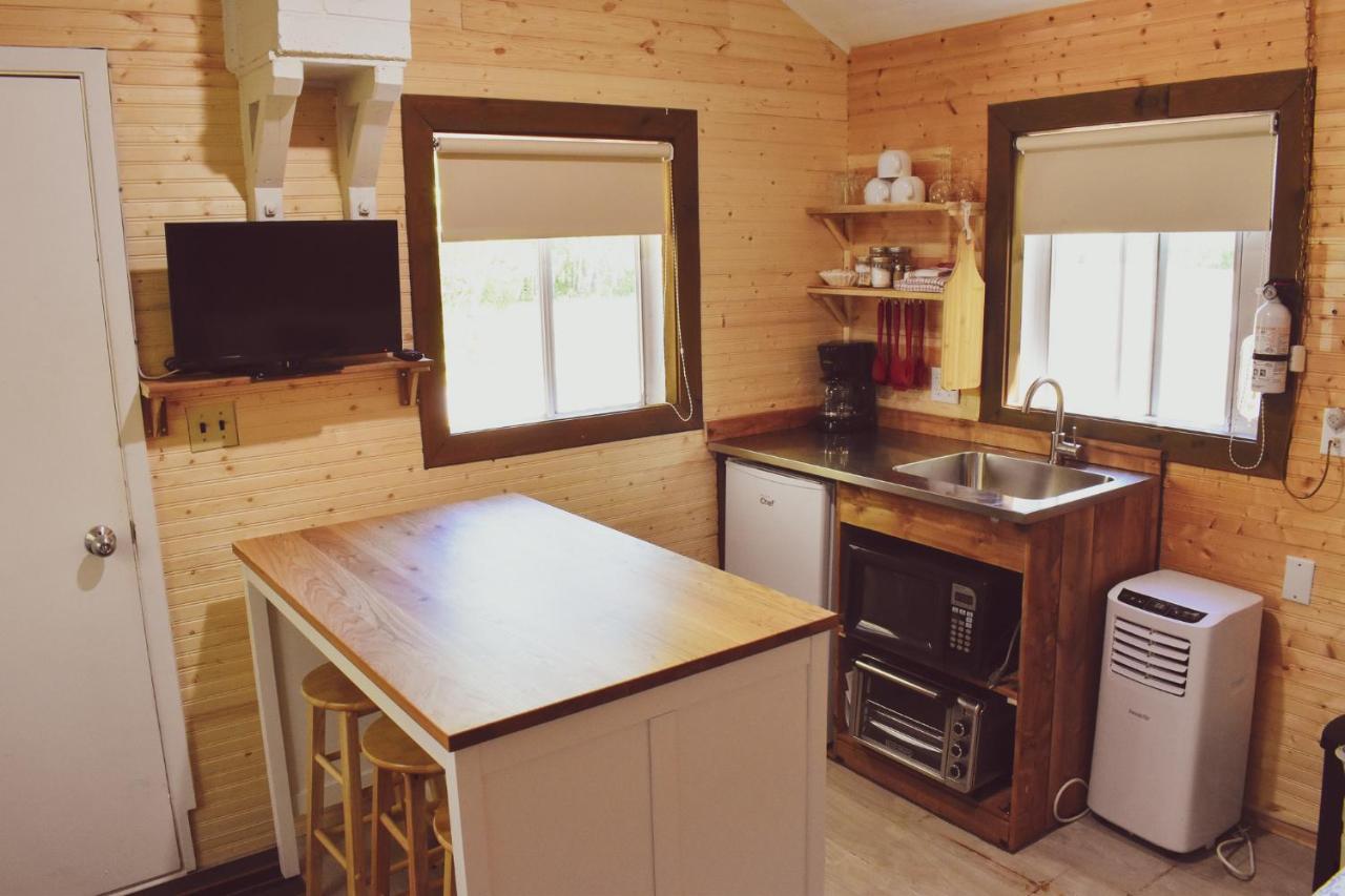 Complexe D'Hebergement La Maison Touristique Dugas Caraquet Exteriér fotografie