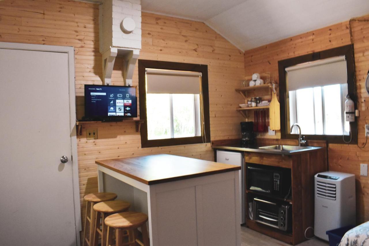 Complexe D'Hebergement La Maison Touristique Dugas Caraquet Exteriér fotografie