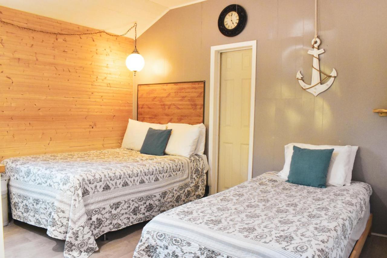 Complexe D'Hebergement La Maison Touristique Dugas Caraquet Exteriér fotografie