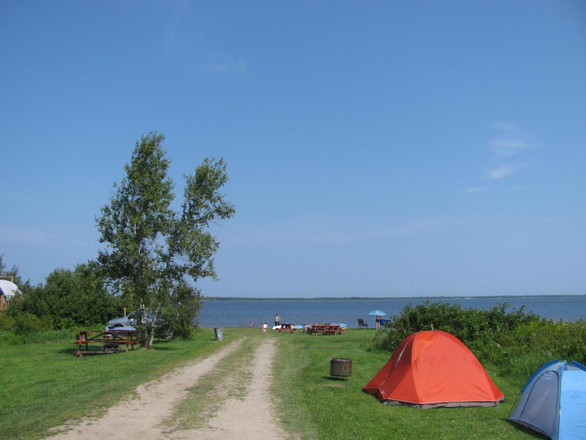 Complexe D'Hebergement La Maison Touristique Dugas Caraquet Exteriér fotografie