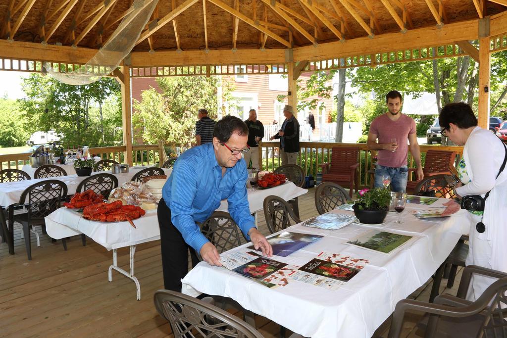 Complexe D'Hebergement La Maison Touristique Dugas Caraquet Exteriér fotografie